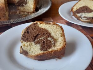 bolo mesclado de chocolate