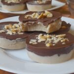 Barrinha de Iogurte Grego com Pasta de Amendoim! Receita gelada e simples de fazer