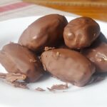 Bombom de Tâmara com Recheio de Pasta de Amendoim